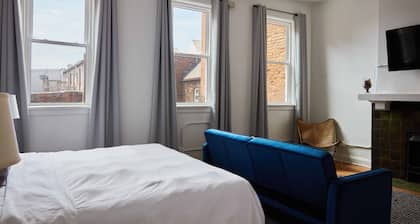 Walkable to Huntington Center, Fifth-Third Field and the Convention Center!