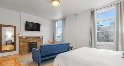 Downtown Toledo King Studio | Library Square D