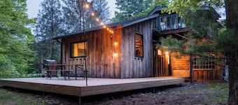 Chic Catskills Cabin with Hot Tub and Fire Pit