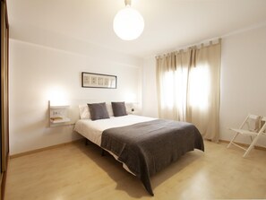 2 bedrooms, Internet, bed sheets - HOMEABOUT LA MERCED APARTMENT 34 (2BR 1BT) (Malaga)