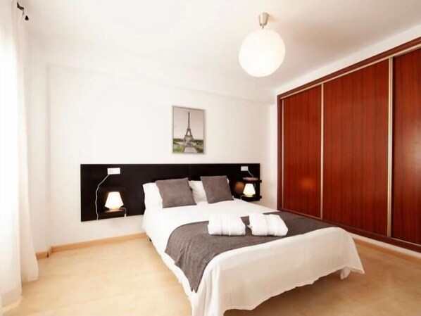 2 bedrooms, Internet, bed sheets