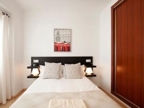 Room - HOMEABOUT CERVANTES APARTMENT 27 (2BR 1BT) (Malaga)