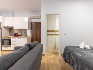 1 bedroom, iron/ironing board, Internet, bed sheets