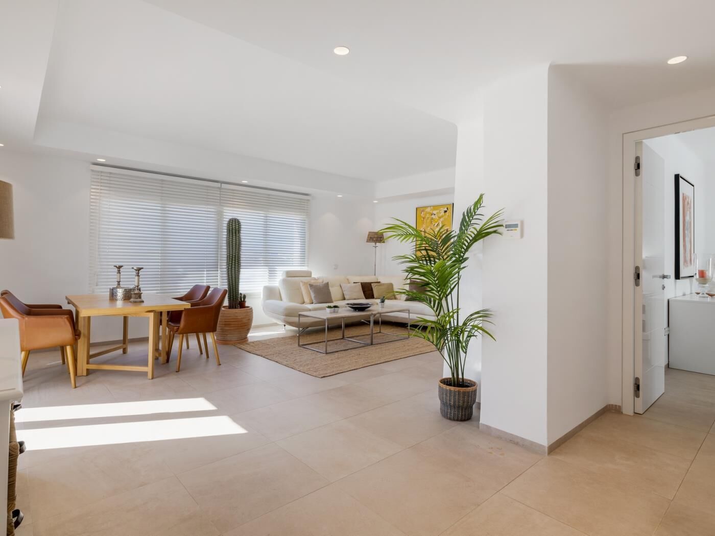 2 bedroom apartment and sea views in Playas del Duque (adults only)