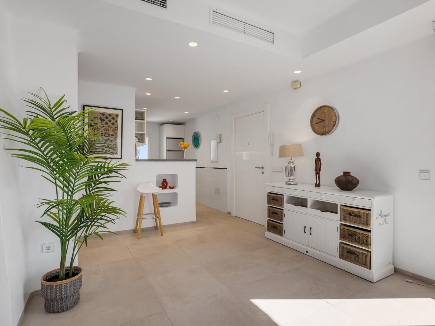 2 bedroom apartment and sea views in Playas del Duque (adults only)