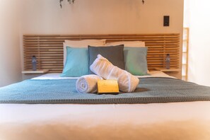 1 bedroom, desk, free WiFi, bed sheets