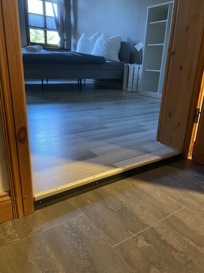 3 bedrooms, desk, iron/ironing board, travel cot
