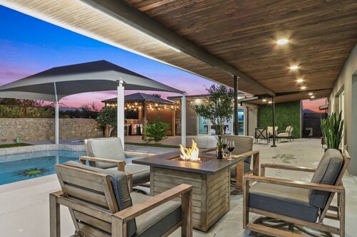 MODERN HOME WITH GYM, SAUNA, POOL AND GAME ROOM