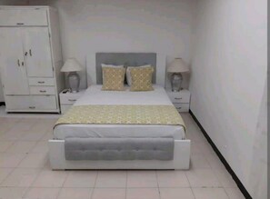 Standard Studio | Iron/ironing board, free WiFi, bed sheets - ESTUDIO EN CARTAGENA CERCA AL MAR 202 (Cartagena)