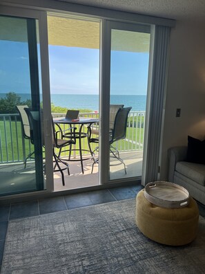 Smart TV, stereo, printers - Estero Beach, Tennis & Pickleball court open now with the new Pickleball court  (Fort Myers Beach)