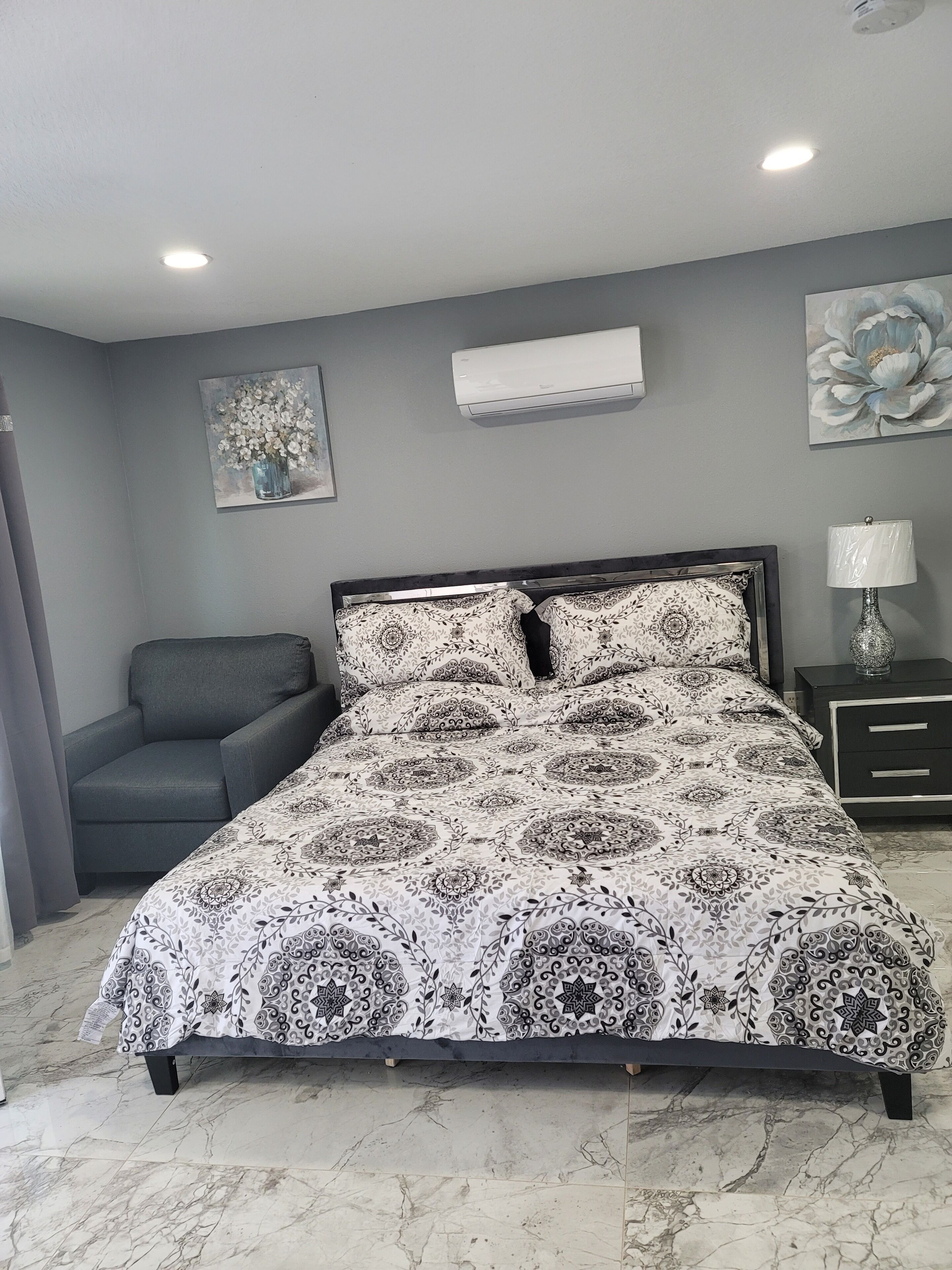 luxurious room close to everything