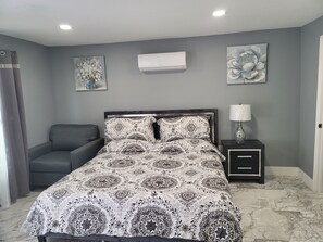 1 bedroom, free WiFi, bed sheets - luxurious room close to everything (Tampa)