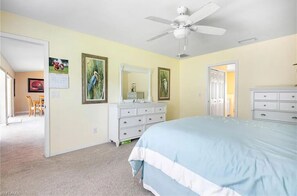 4 bedrooms, iron/ironing board, WiFi, bed sheets