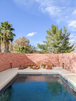 Piscine extérieure, piscine chauffée