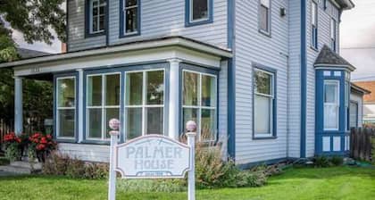 Palmer House, Studio 3, Cozy Studio for 2 Downtown! Local Golfing 50% Off!