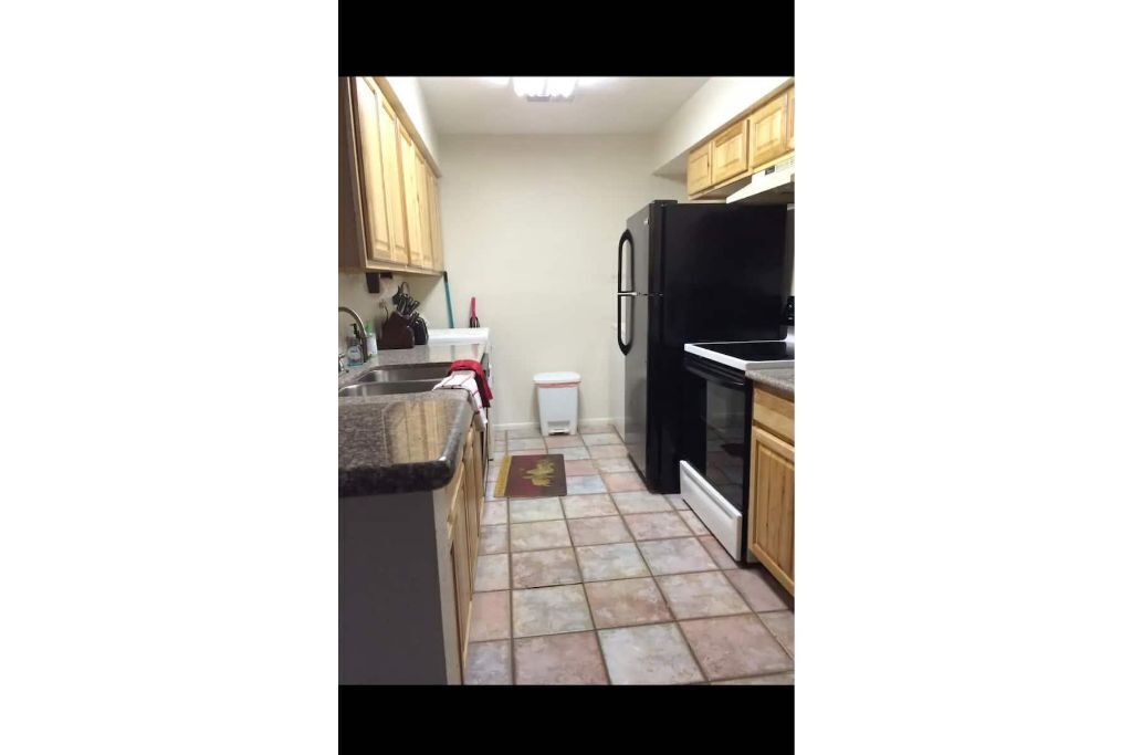 Cozy 2bed/2bath condo, super close to mall, in heart of clear lake.