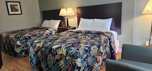 Tabla de planchar con plancha, wifi gratis y ropa de cama