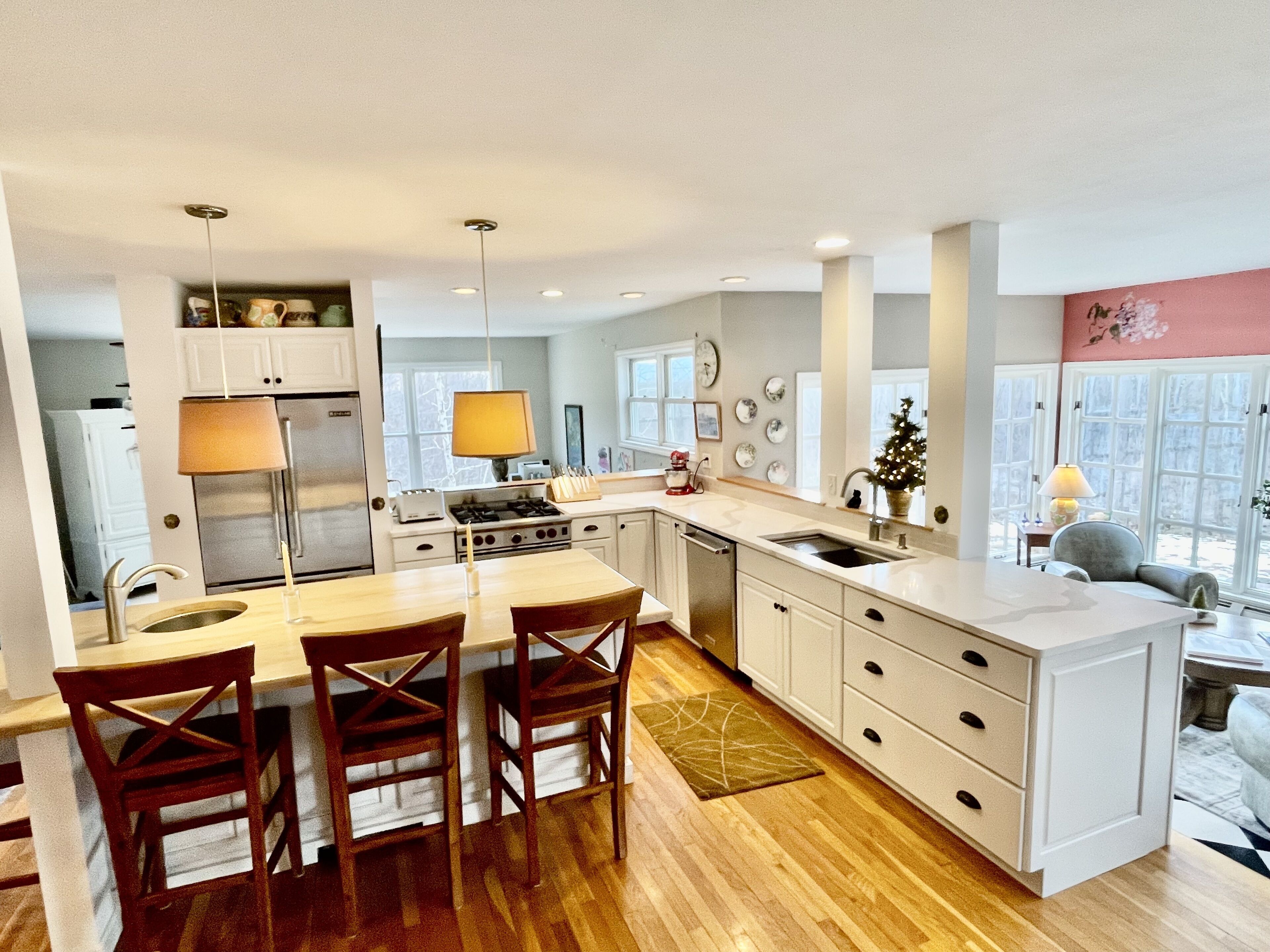  Three Maple Drive Contemporary with Beautiful Views