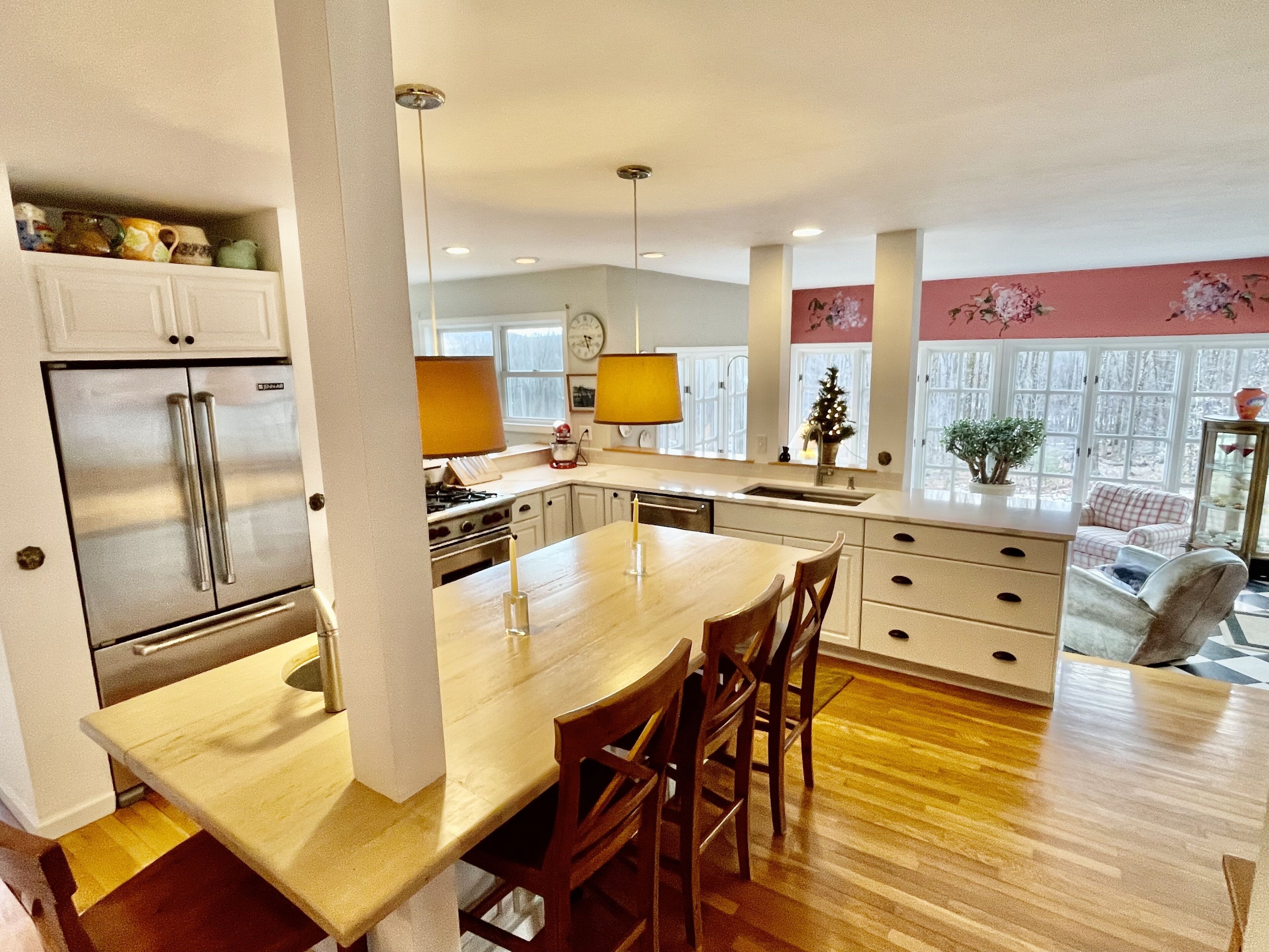  Three Maple Drive Contemporary with Beautiful Views