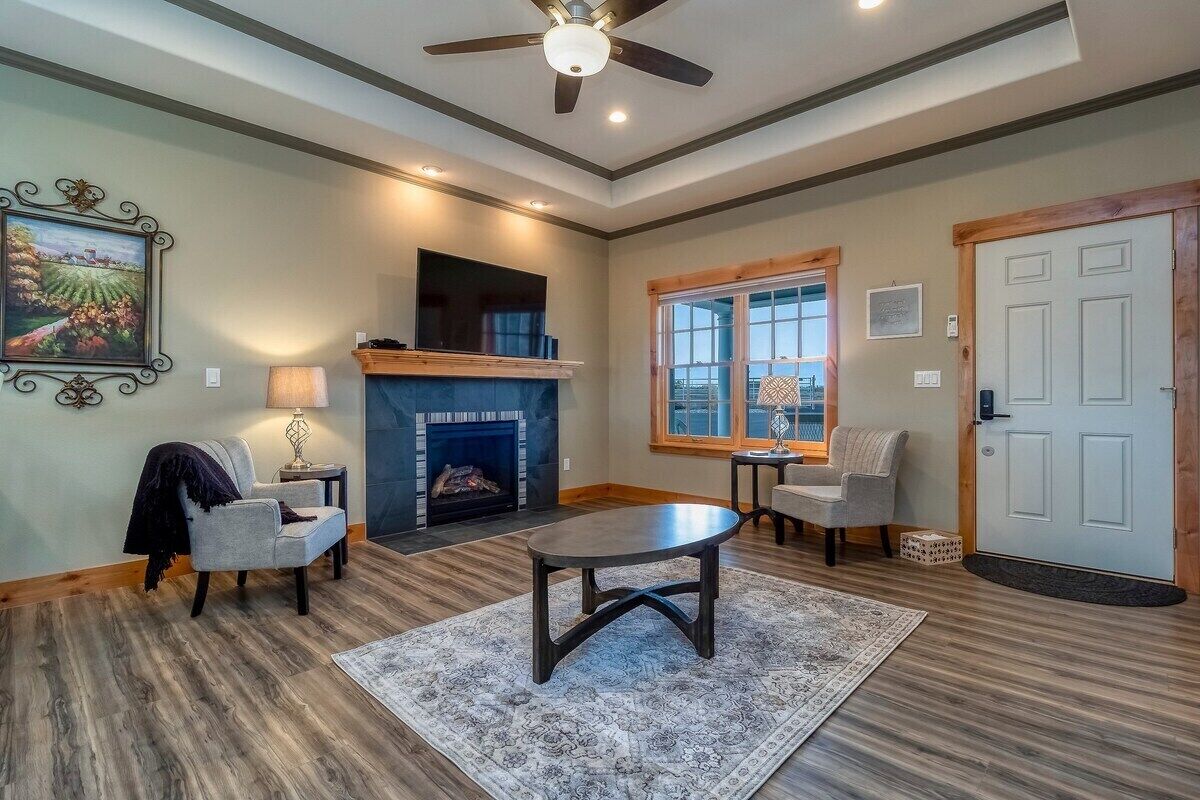 Blue Mountain Bungalow - Country Living near town