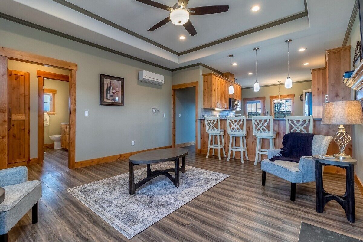 Blue Mountain Bungalow - Country Living near town