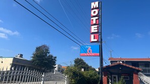 Exterior - Studio 6 – Oakland, CA – San Francisco Berkeley Area (Oakland)