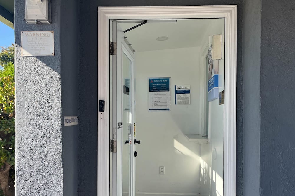 Studio 6 – Oakland, CA – San Francisco Berkeley Area