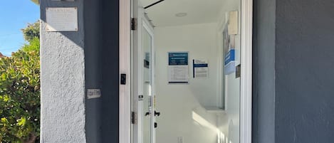 المنشأة من الخارج