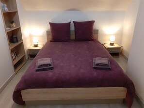 2 chambres, bureau, draps fournis