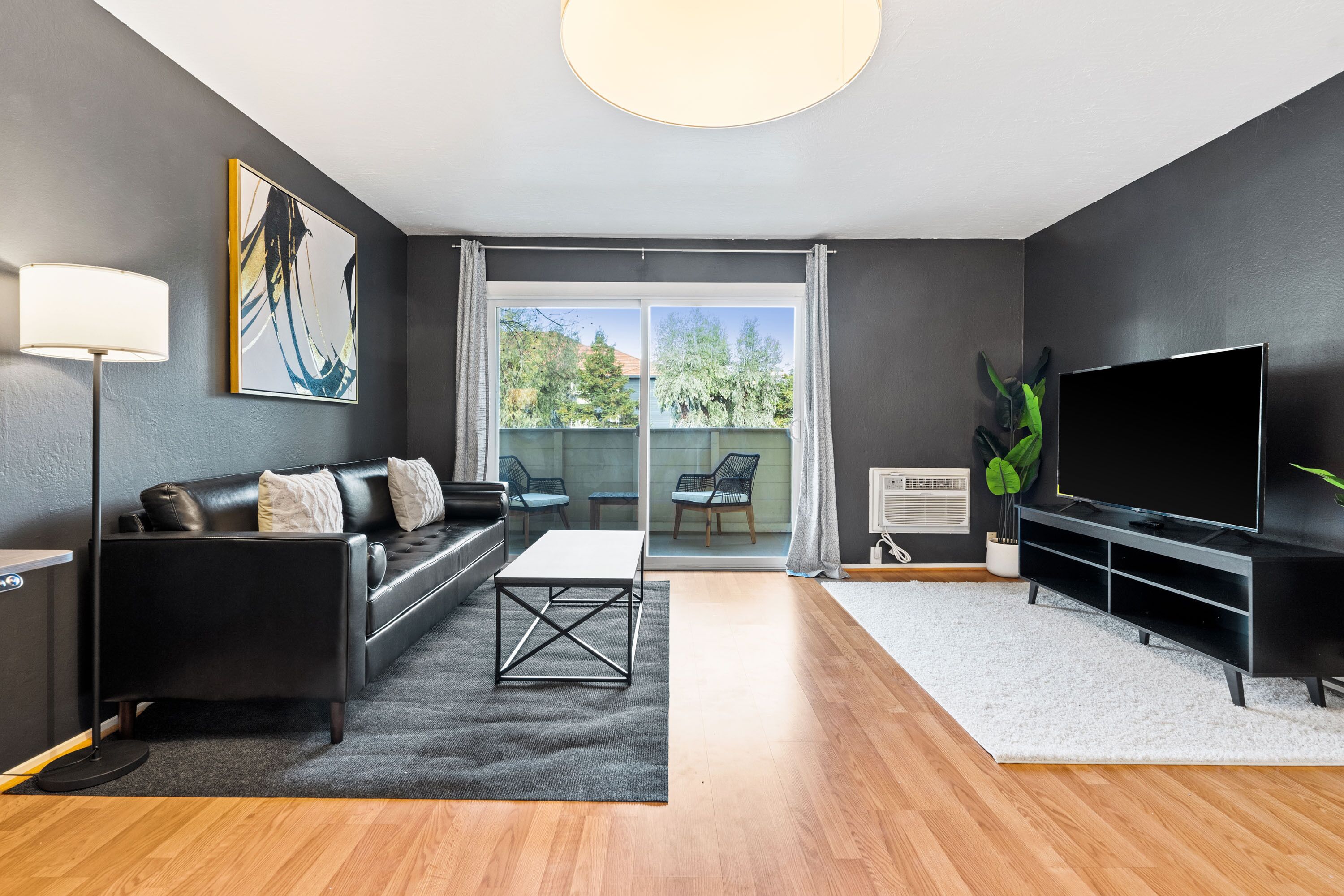 Luxurious 1b/1b Designed For Long Stays In Tech Capital!