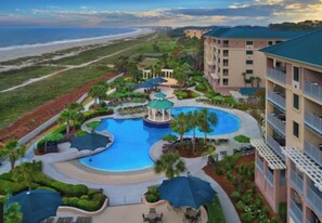 Piscina coperta, piscina all'aperto