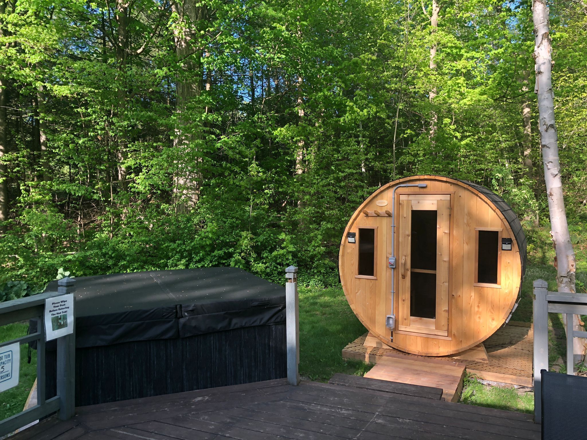 Sandy Lake Charm Authentic Cottage -Hot Tub, Sauna