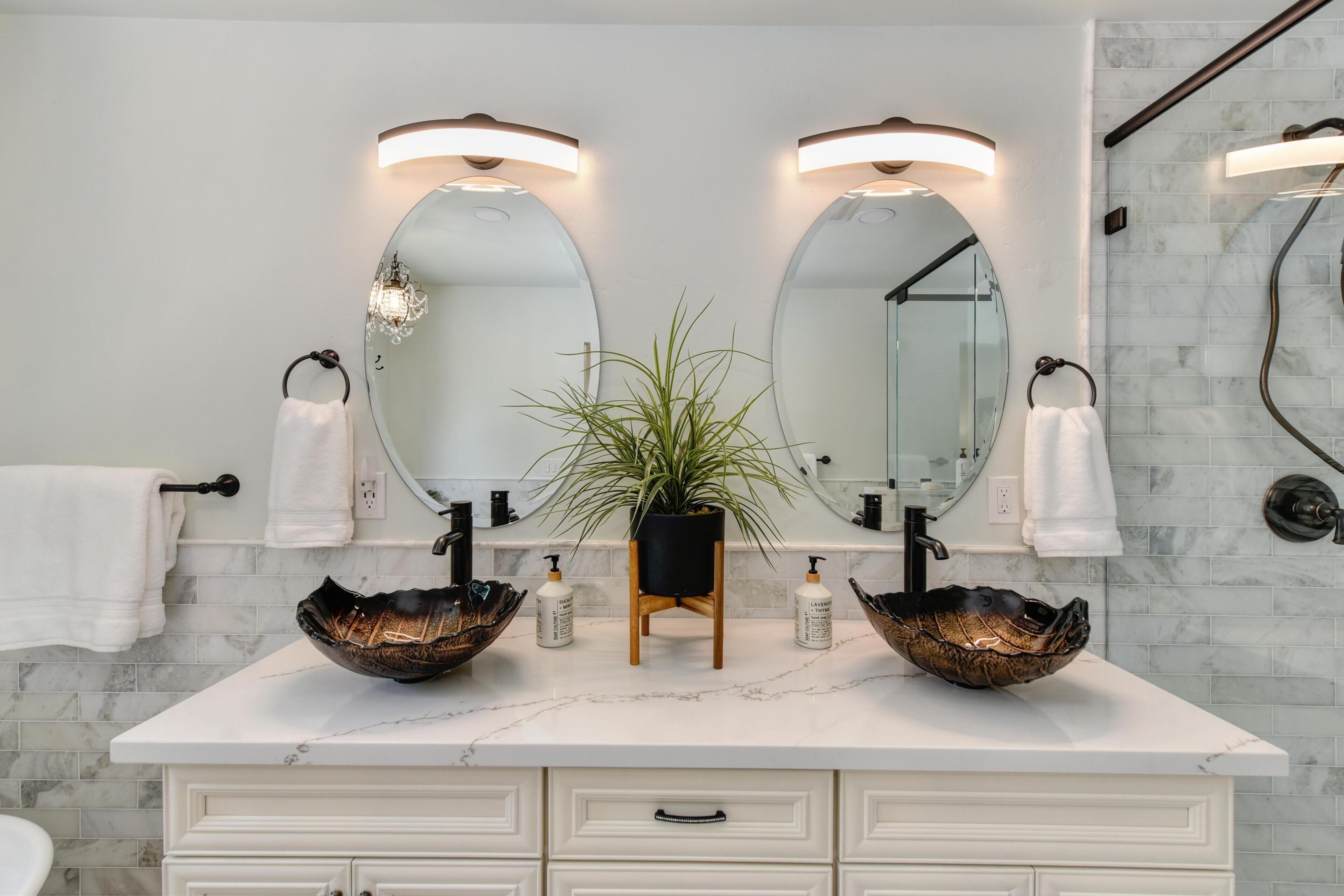 Kissing Turtle Lagoon🐢🌴 Pool, spa, fire pit, grill, game room! Great location!!!