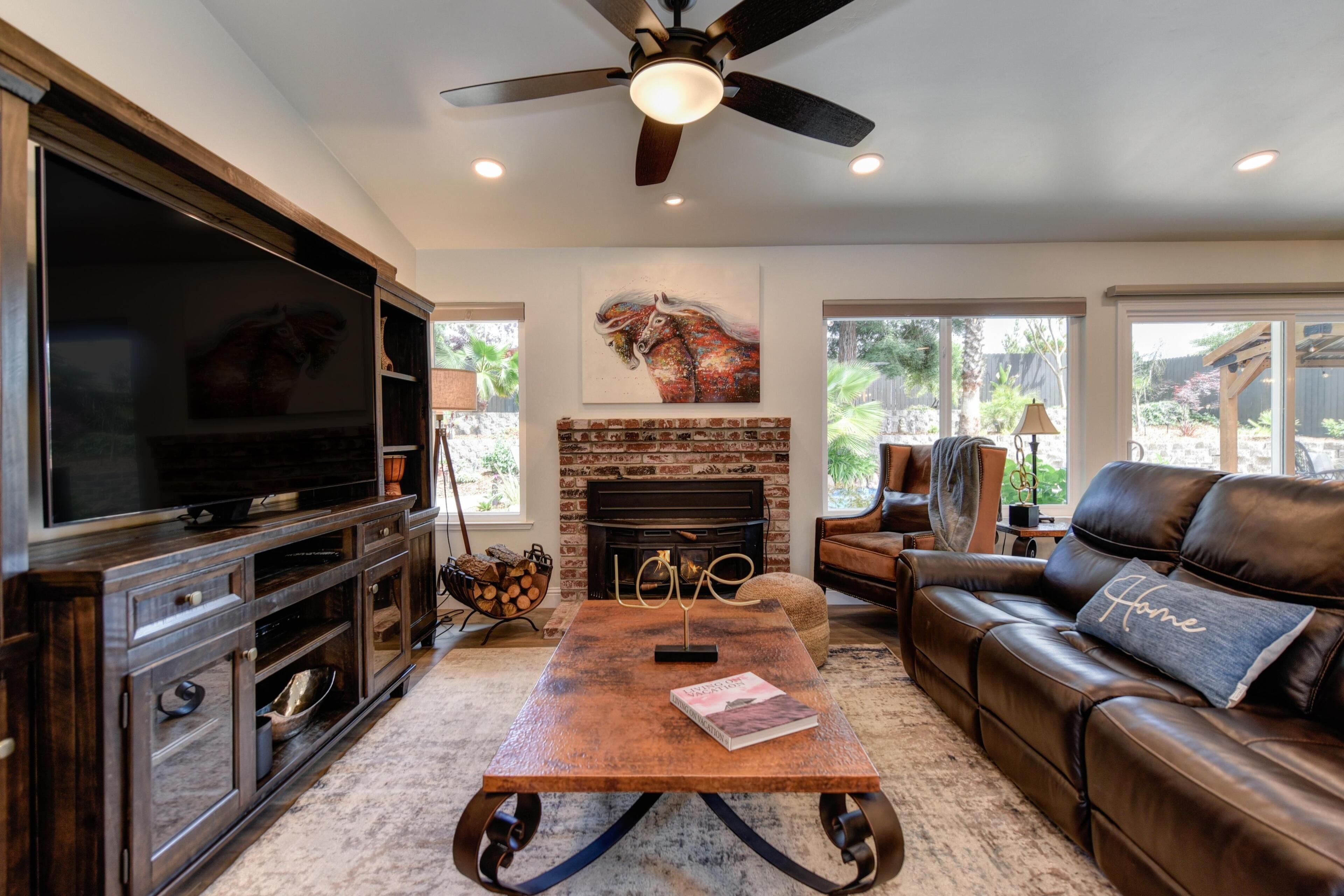 Kissing Turtle Lagoon🐢🌴 Pool, spa, fire pit, grill, game room! Great location!!!