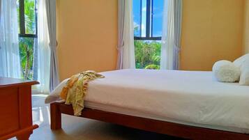 4 多间卧室、办公桌、熨斗/熨衣板、旅行婴儿床