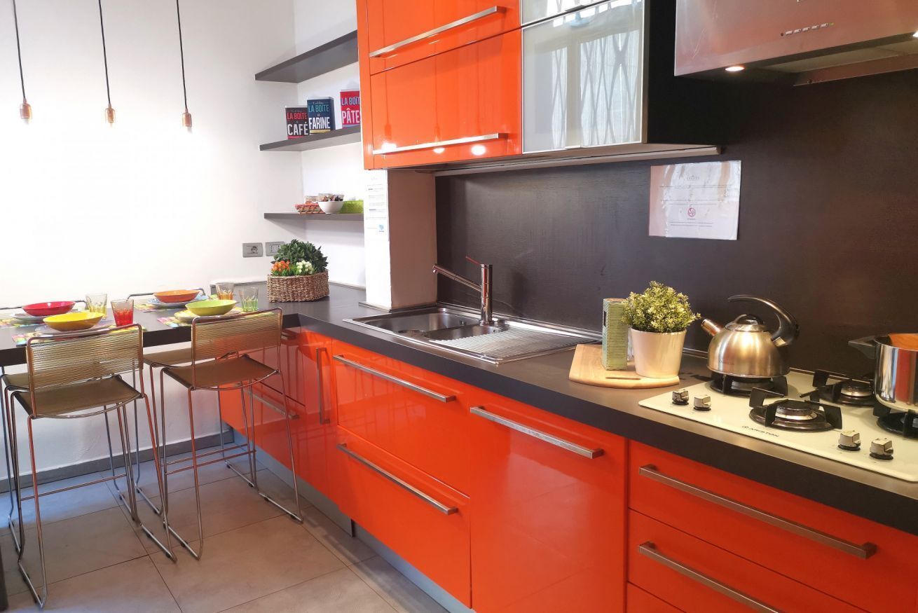 冰箱、微波炉、烤箱、炉灶