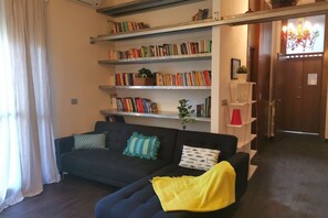 TV - Bnbook Trilo Mind Rho 2bedrooms, 2 bathrooms (rho)