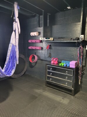 Interior - Hot tub/Pool Table/Wi-Fi/Gym/Views/Pets/Tanning (Great Cacapon)