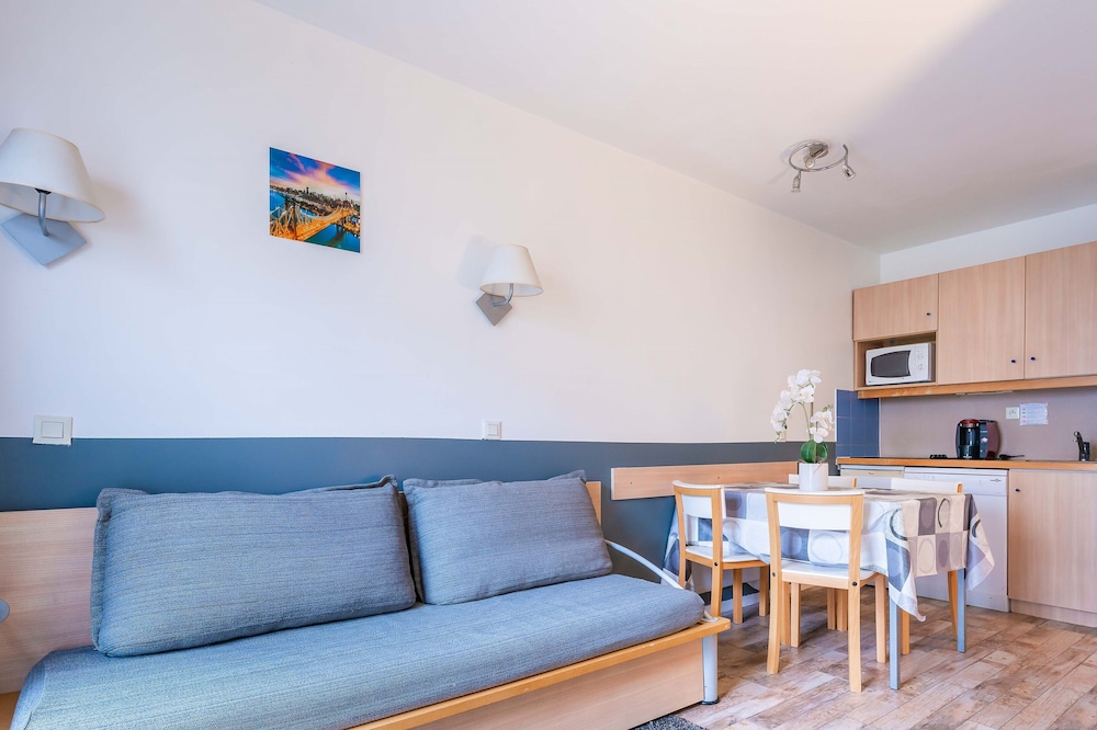 Apartment near Disneyland, Val d'Europe, Paris with shuttle #1