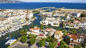 Unclassified image, 4 of 37, button - Nice apartment for 2 people with A/C, WIFI, TV, terrace and pets allowed (Empuriabrava)