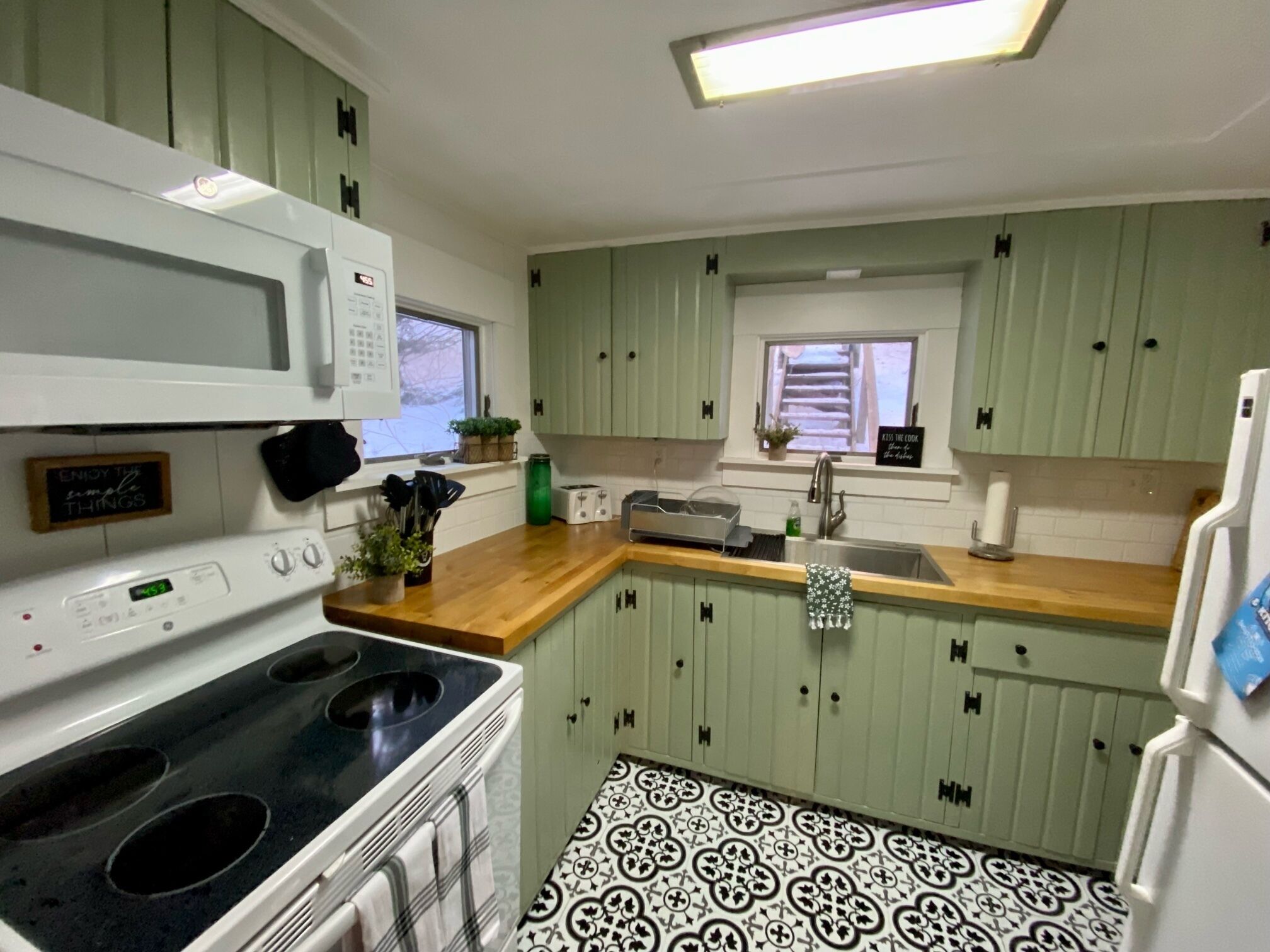 5 min to Mt. Sunapee/Short walk to Newbury Harbor & Beach/Large Backyard