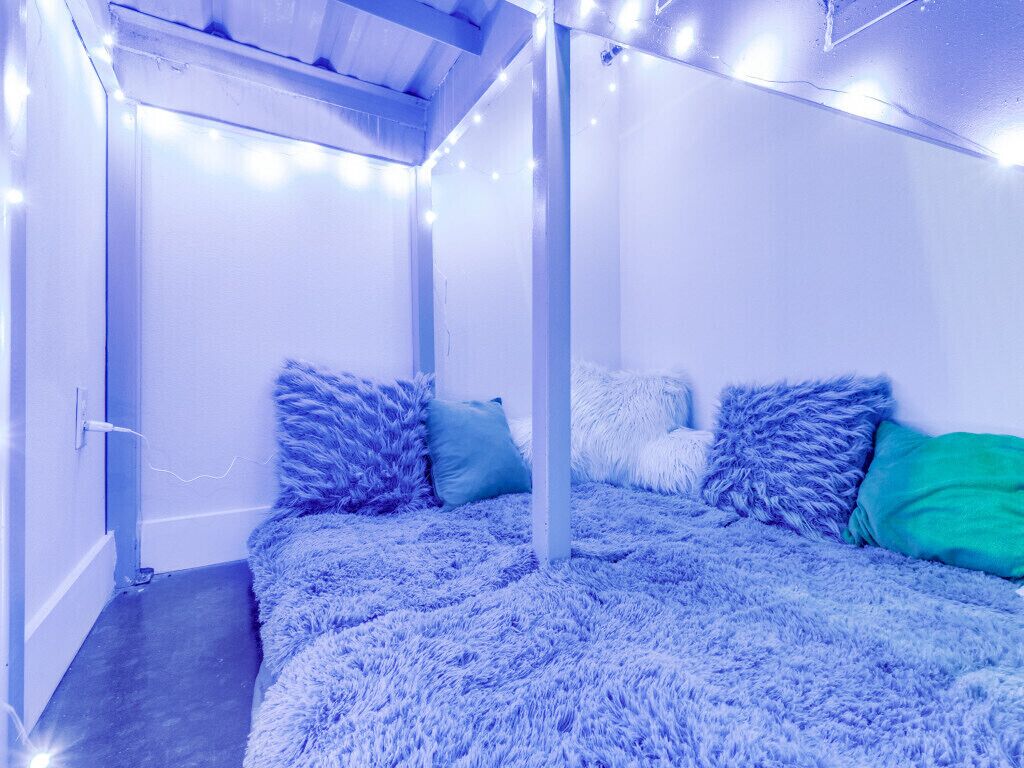 Swing back in time in Deep Ellum!