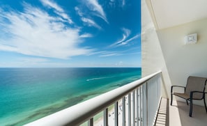 Condo, 1 Queen Bed, Ocean View (T1 1909 - No Pets) | Property grounds