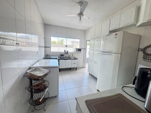 Réfrigérateur, four, plaque de cuisson, lave-vaisselle