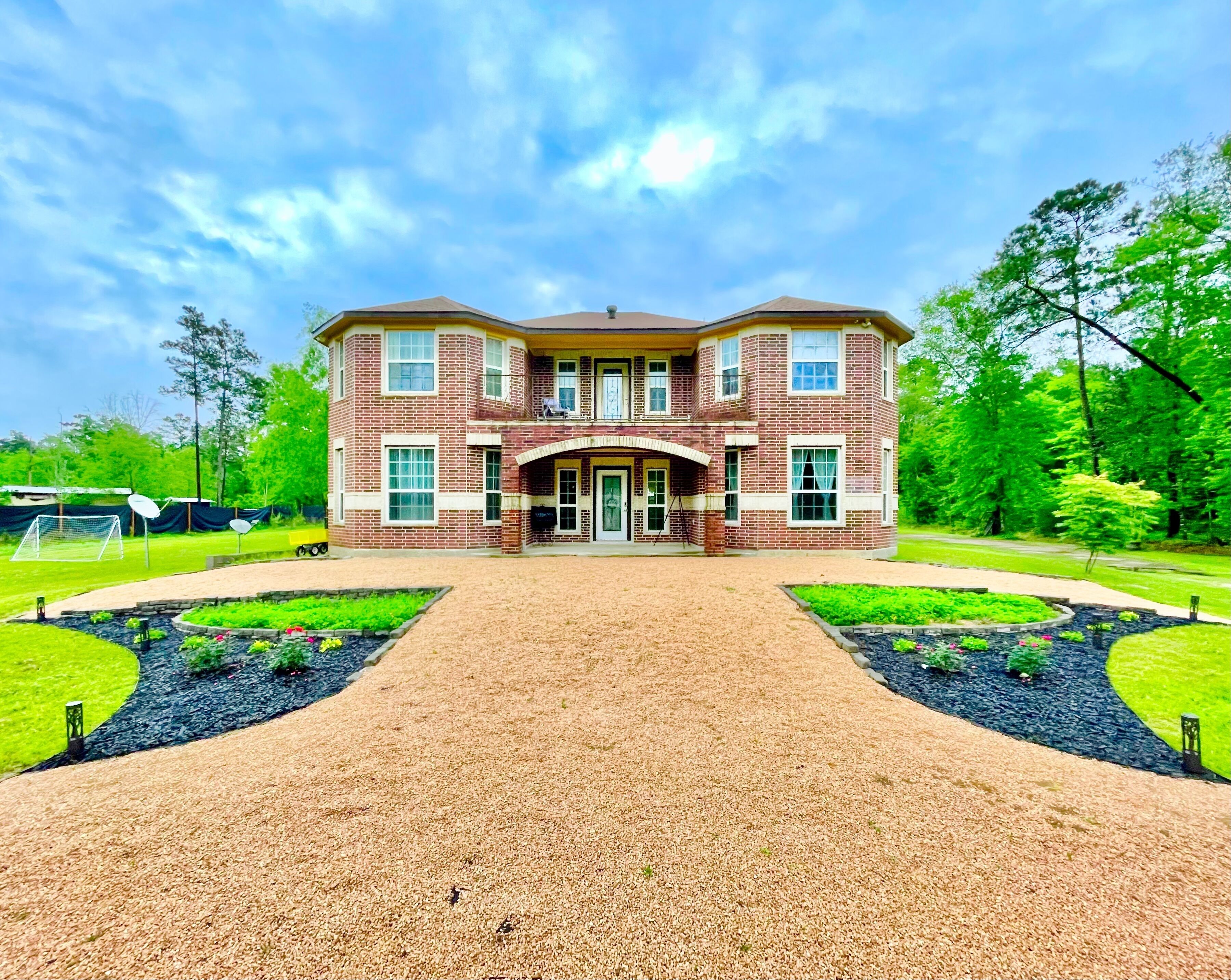 ROSA VILLA - Wedding & Retreat Resort-12 acres, host 100+