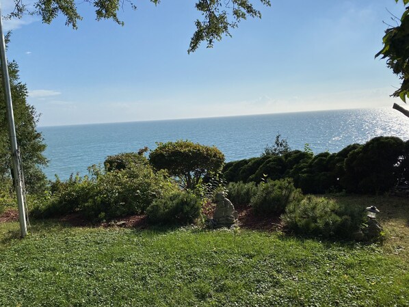 المنطقة المحيطة بالمنشأة