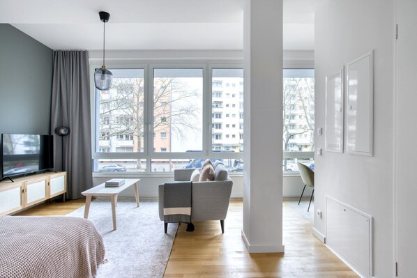 Ferros/tábuas de passar roupa, Wi-Fi, roupa de cama