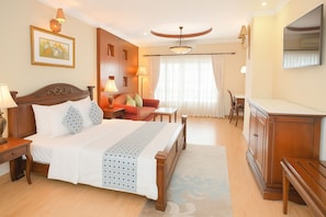 Executive Double Room, 1 Queen Bed, City View | Minibar, individually decorated, individually furnished, desk - S79 Sunflower Hotel & Spa (Ho Chi Minh City)