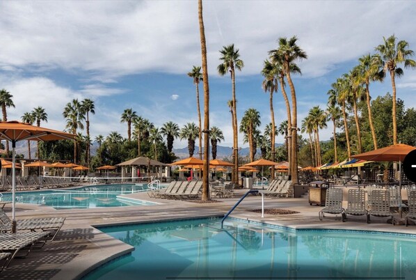 Outdoor pool - Coachella Weekend at Studio at Marriott Desert Springs 4/23-4/25 (Palm Desert)