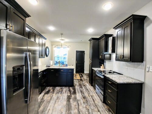 Lakeview Getaway B - Creekside, peaceful, and secluded in a central location.